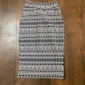 NWOT Renee C Geometric Print Pencil Skirt